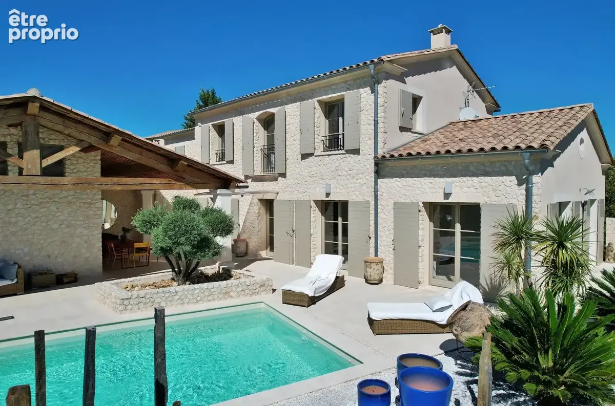 Maison 5 pièces 154 m² · à Uzès · 153,6 m² · 990 000 €