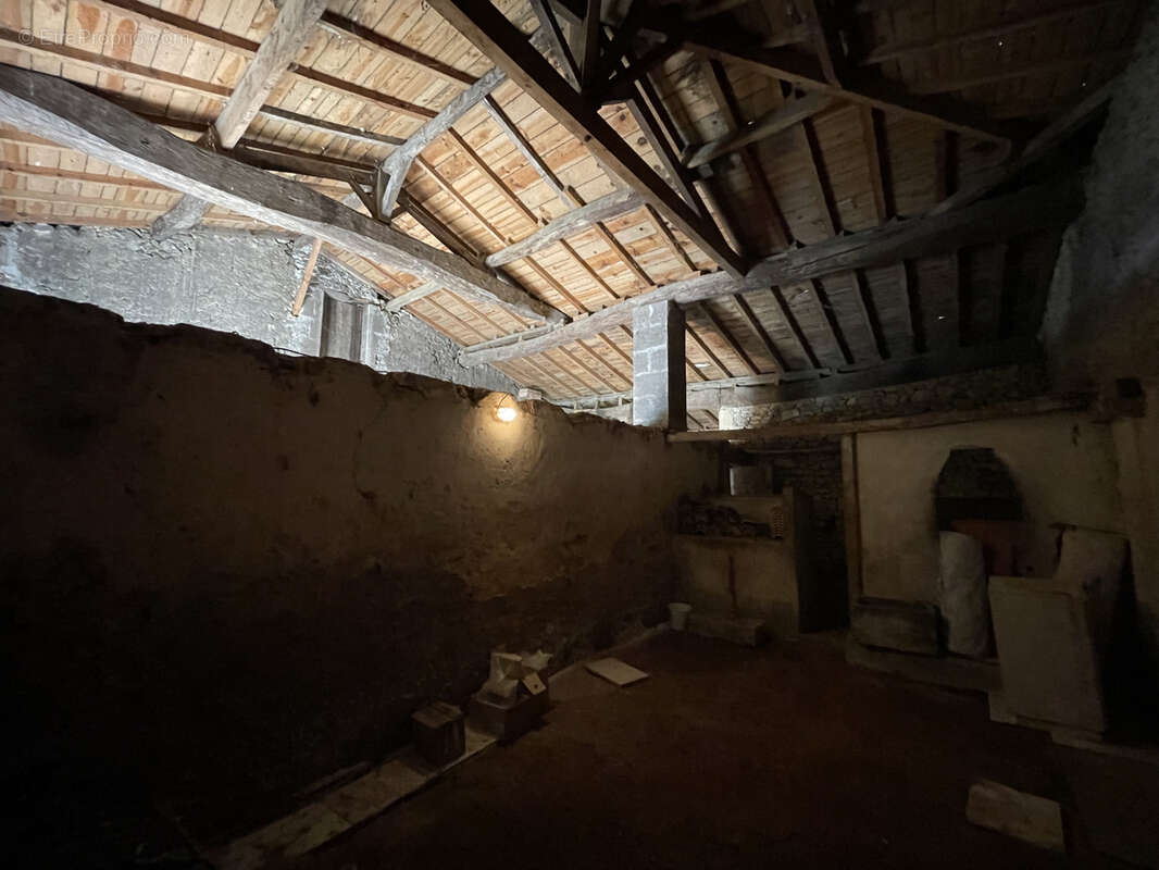 Maison à MARTRES
