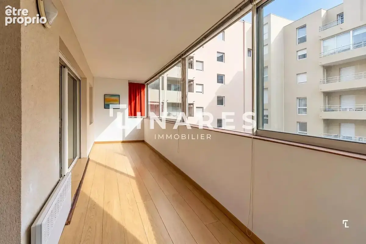 TRAVERSE - Appartement T3 de 48m2 - Terrasse - 13008 - photo 8