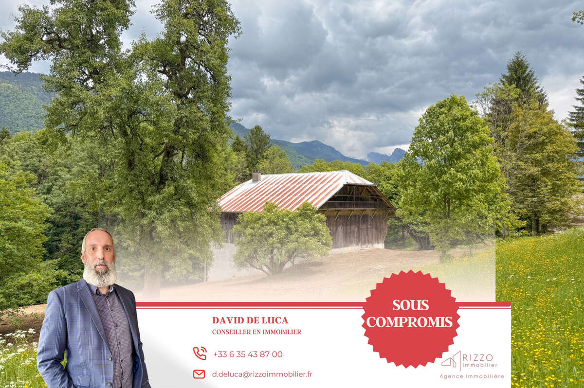 Maison à LA RIVIERE-ENVERSE