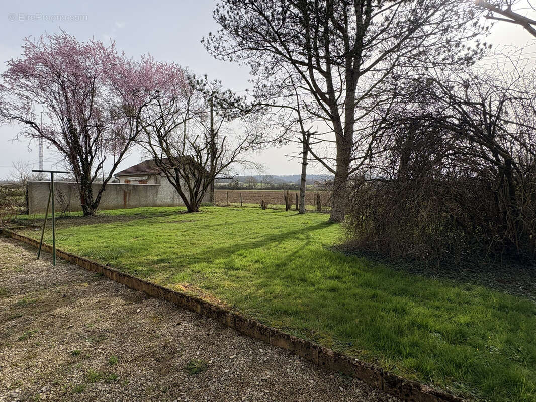 Maison à RUFFEY-SUR-SEILLE