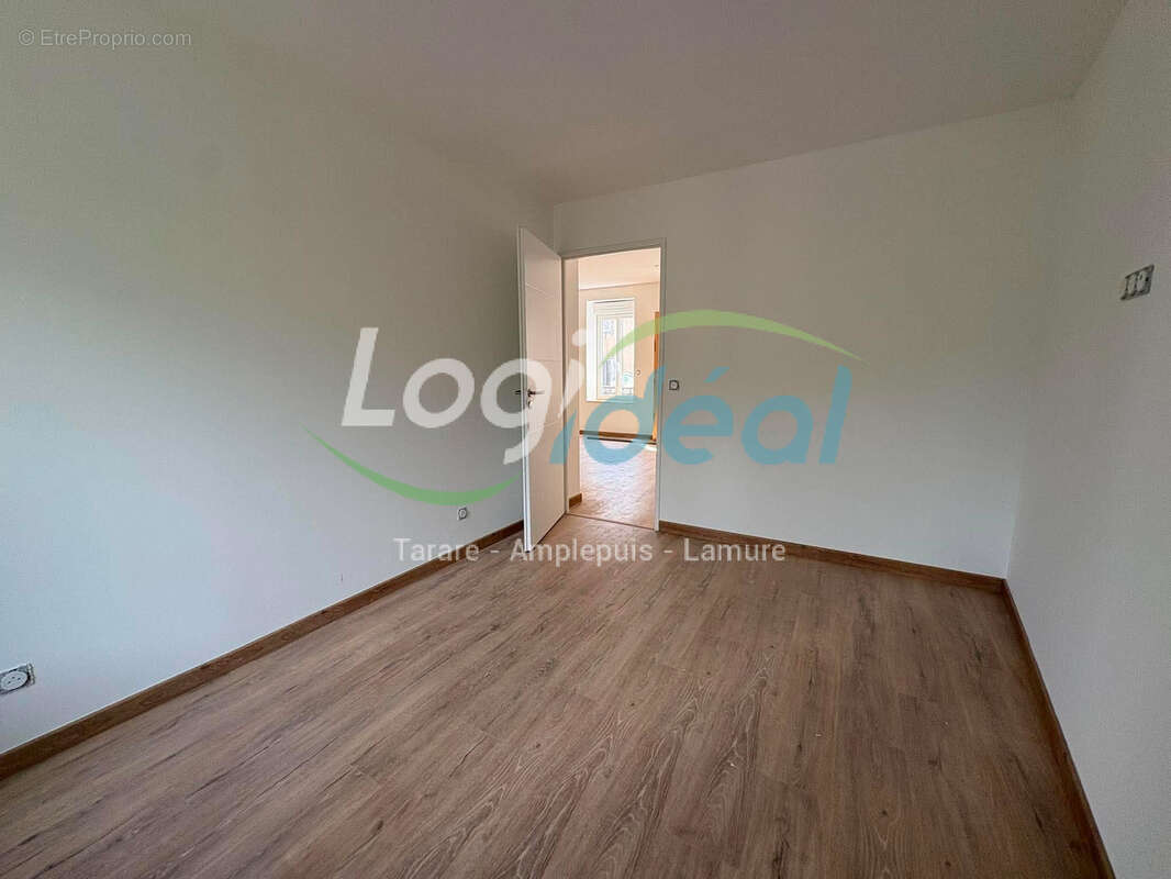 Appartement entièrement rénové avec goût - photo 10