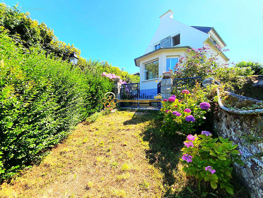Maison à PLOUEZOC'H