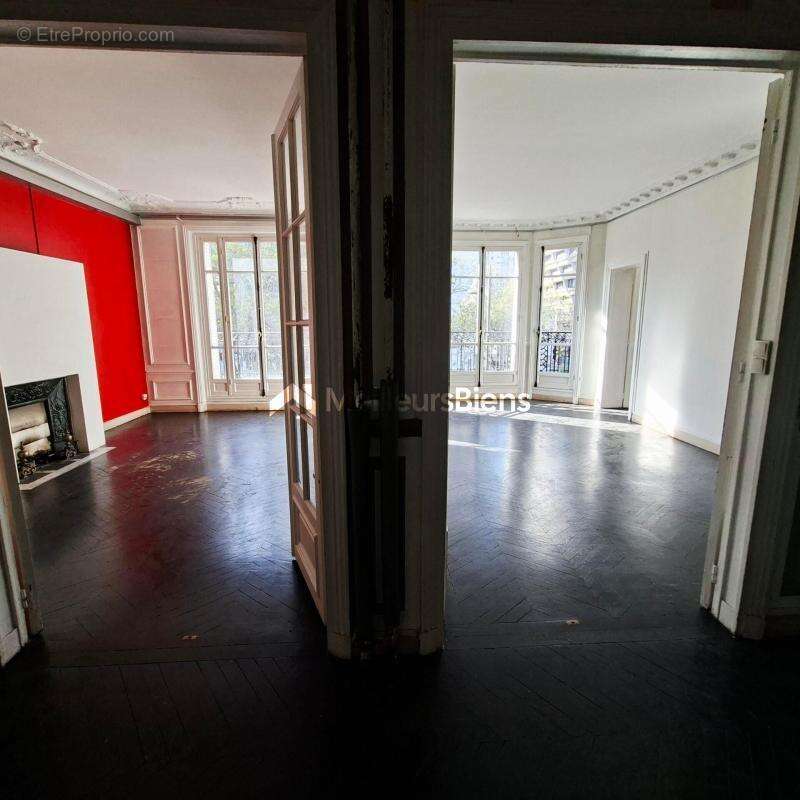 Appartement à PARIS-19E
