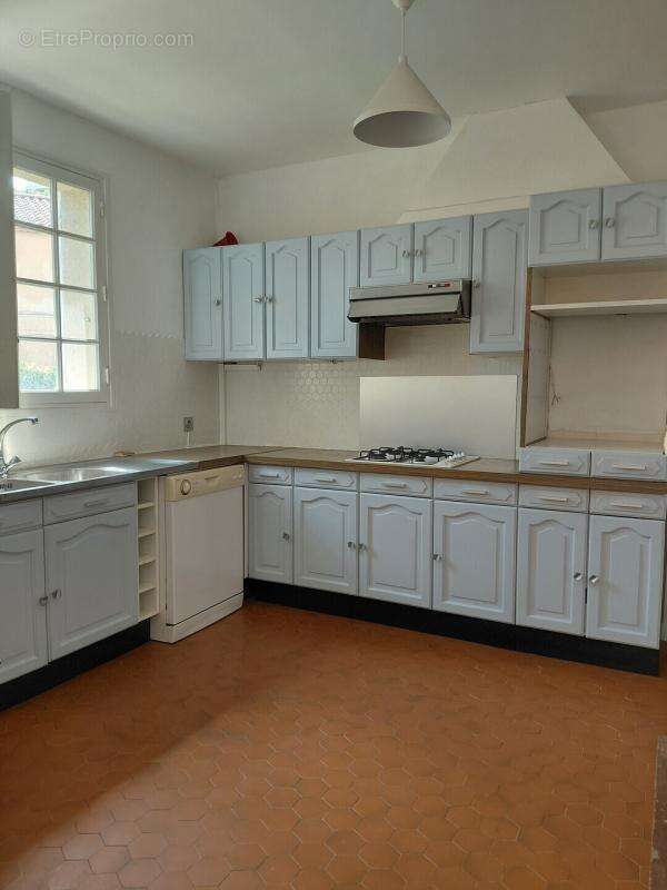 Villa plain pied  103 m² hab + garage sur 397 m² de terrain - photo 6