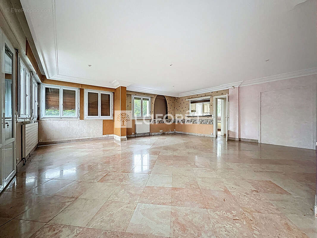 Maison à CHAMPIGNY-SUR-MARNE