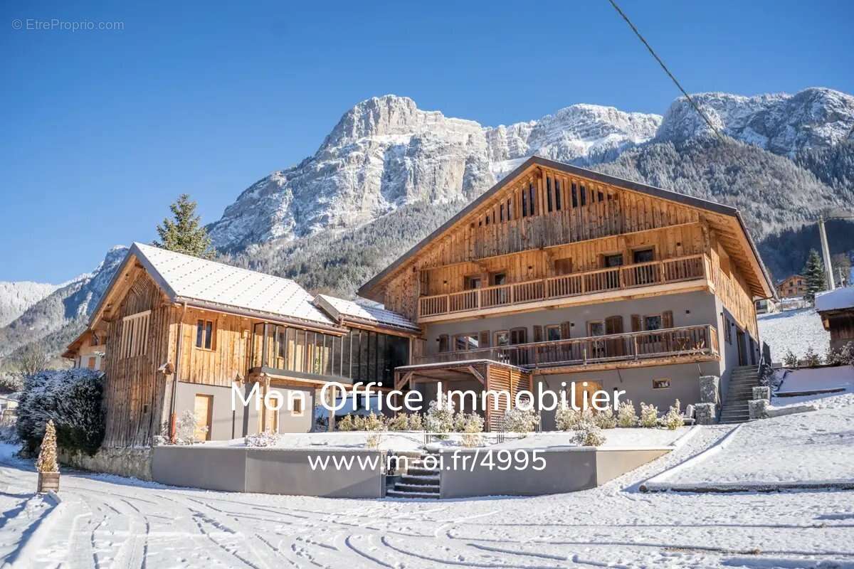 Référence : 6253-TCA. - Chalet de haut standing 5 suites - Sauna et Spa - Au calme absolu - photo 5