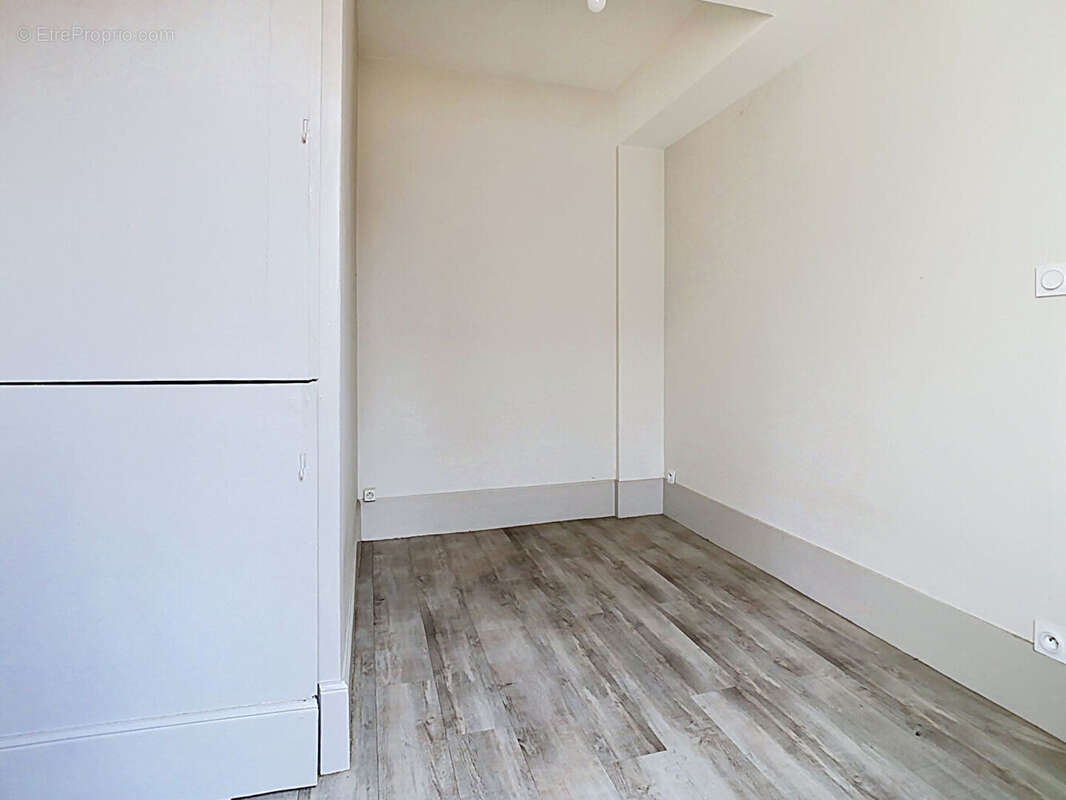 Appartement à PONT-DE-VAUX