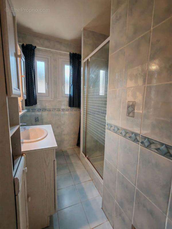 Maison à COLLONGES-LA-ROUGE