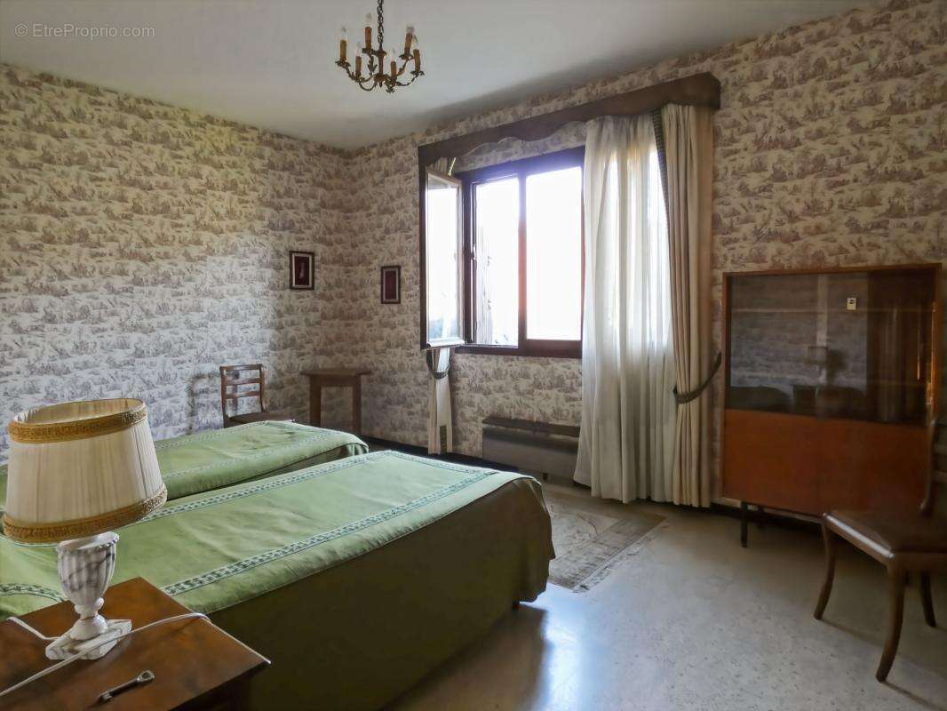 Maison à BAGNOLS-SUR-CEZE