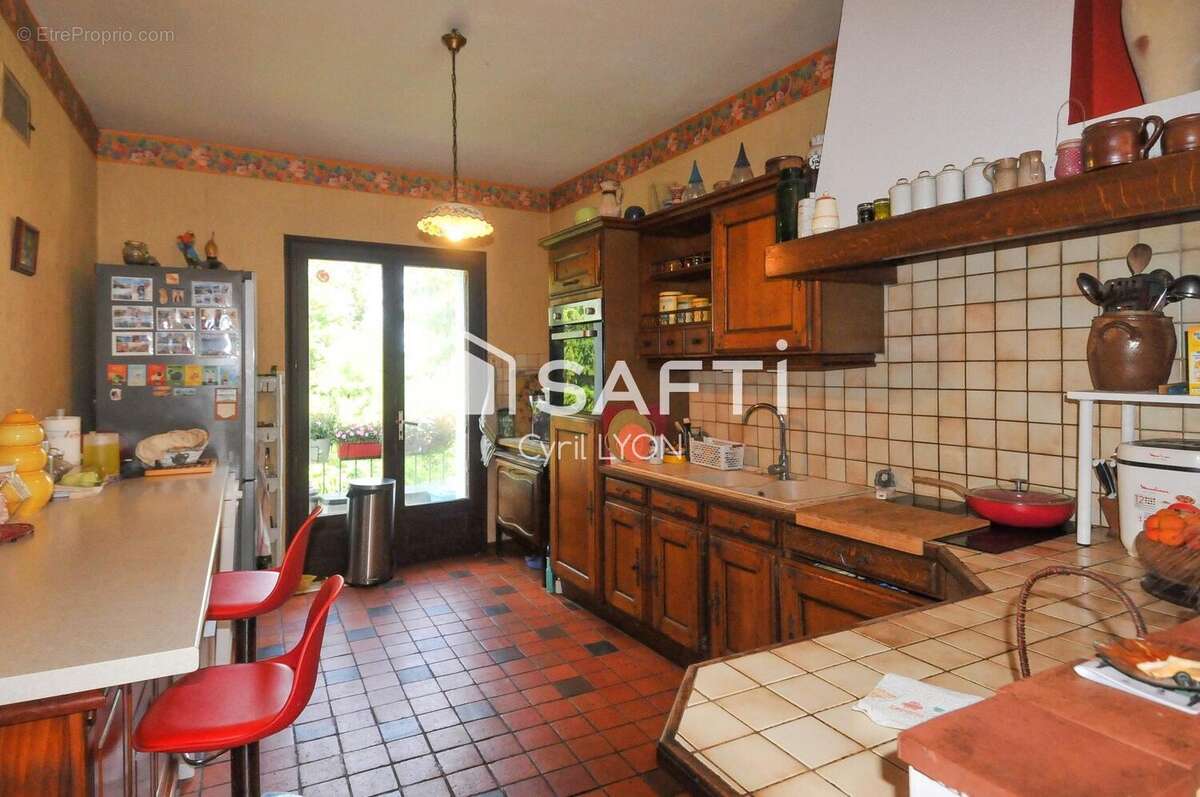 Maison 144 m² à Saint-Clement-Des-Levees  - photo 4