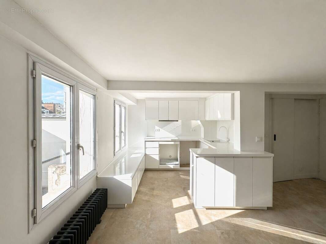 Appartement à PARIS-2E