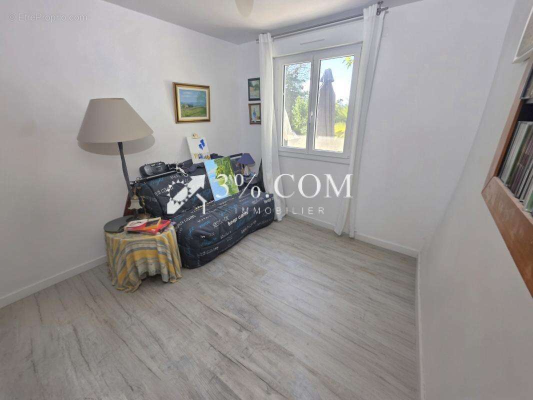 Villa rénovée avec piscine au calme - photo 12