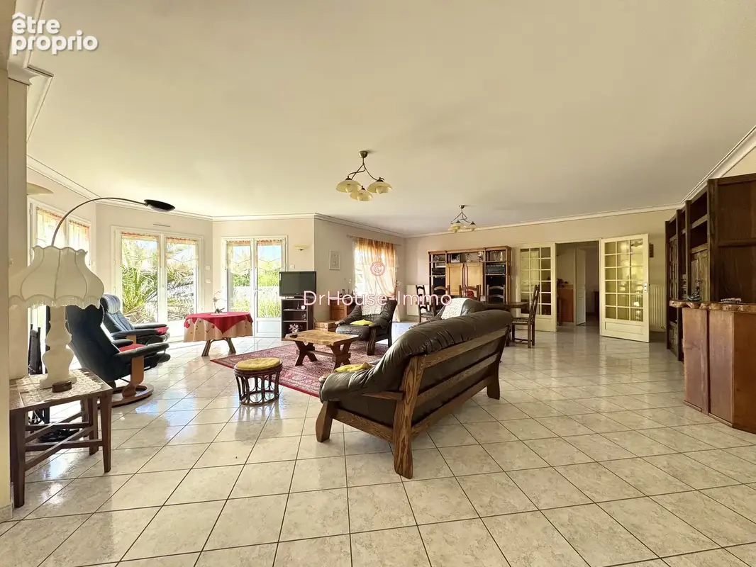 Maison 5 pièces 186 m² à vendre à Neuville-De-Poitou (86170) - photo 12