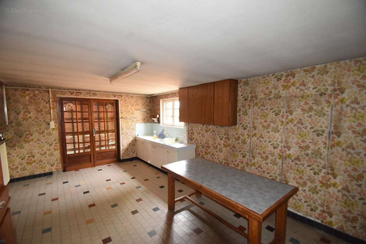 LA CLAYETTE - maison 156m² - avec entrepôt de 210m² sur terrain 3930m² - photo 13