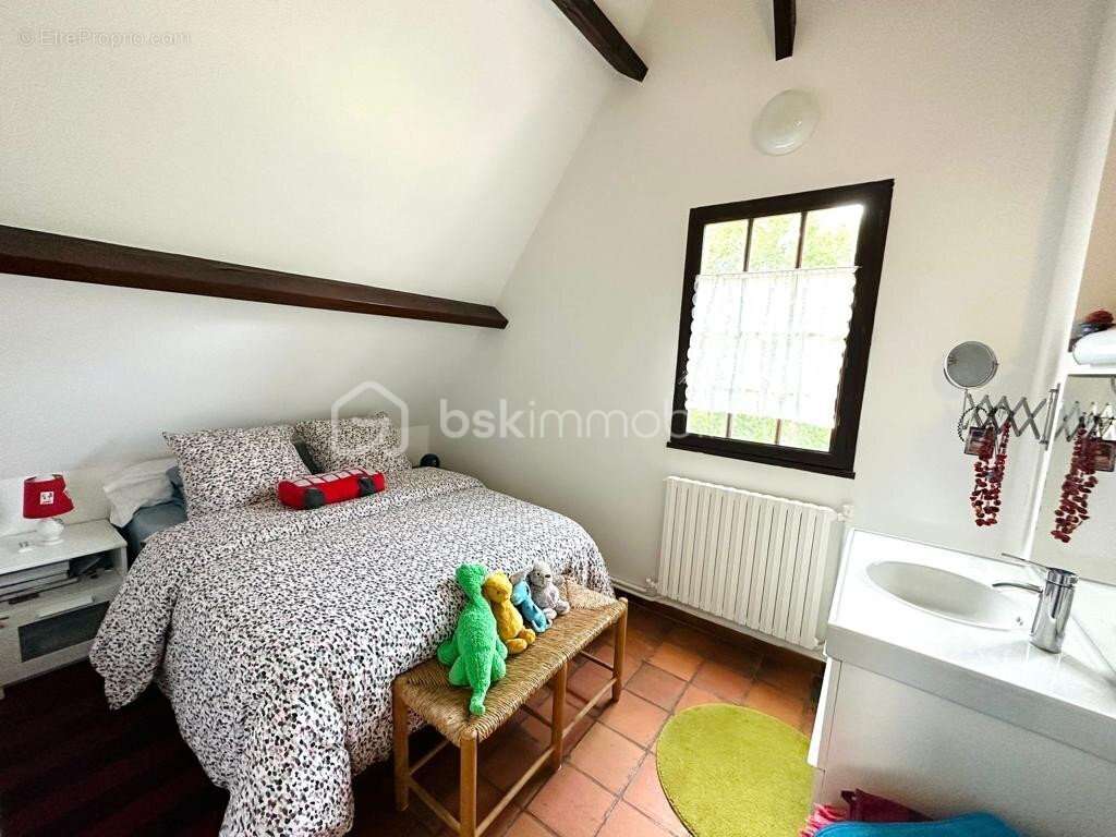 Maison à SAINT-MAURICE-MONTCOURONNE