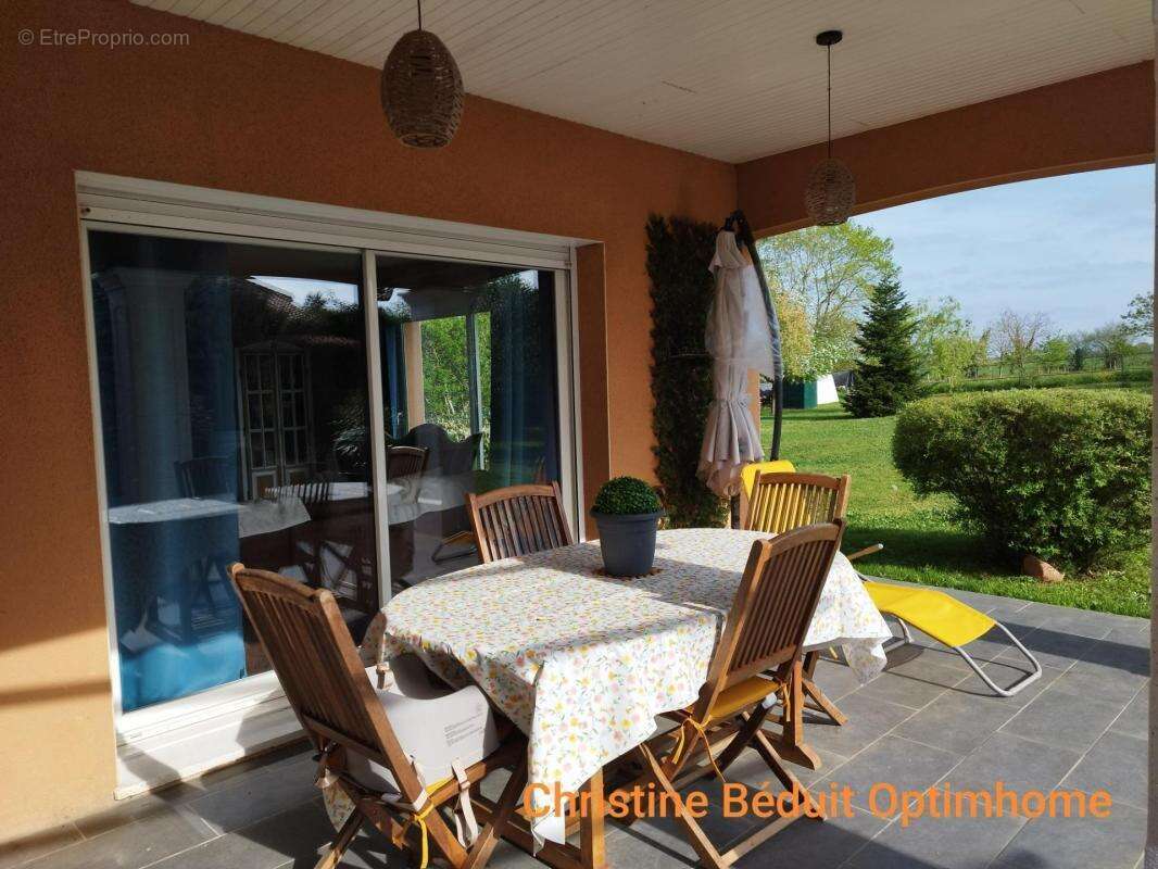 Charente, proche La Rochefoucauld, maison de plain-pied 139 m², garage, carport, terrain 2957m² - photo 18