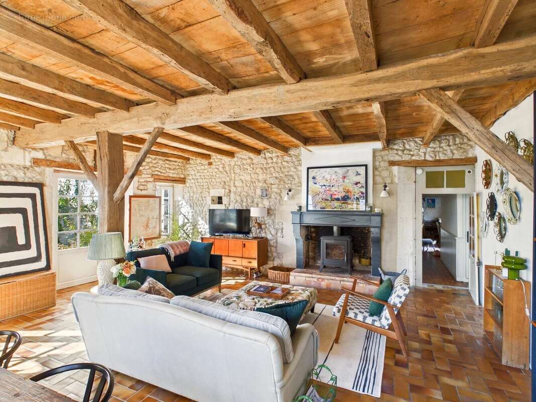 Maison à SALLES-LAVALETTE