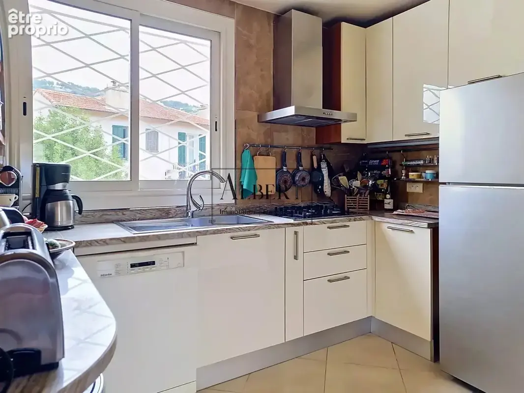 Cannes – basse californie  élégant 3 pièces de 86 m² avec terrasse, vue mer, garage, cave & chambre de service - photo 6