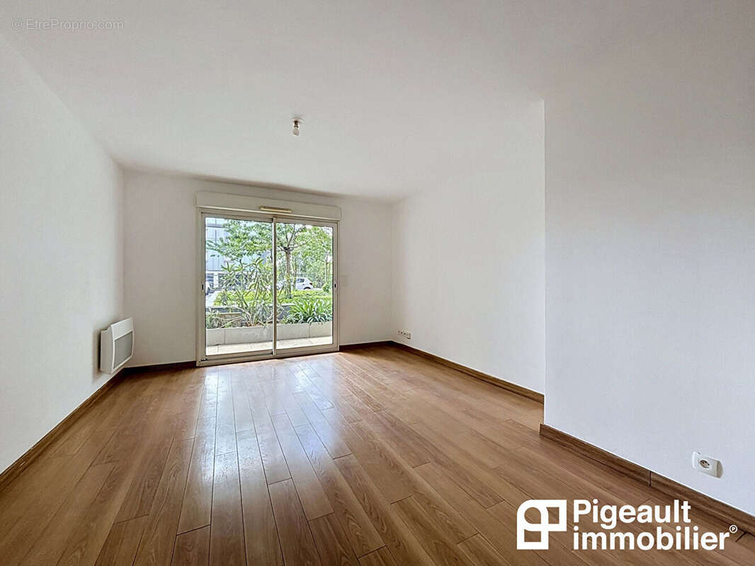 Appartement T2 à vendre  - Rennes Quartier Lorient / Saint Brieuc - Terrasse - Garage - 1 chambre - photo 4