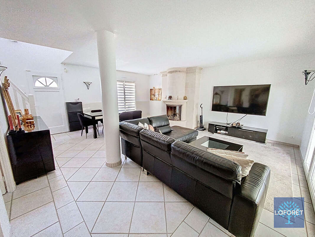 Maison à LEUVILLE-SUR-ORGE