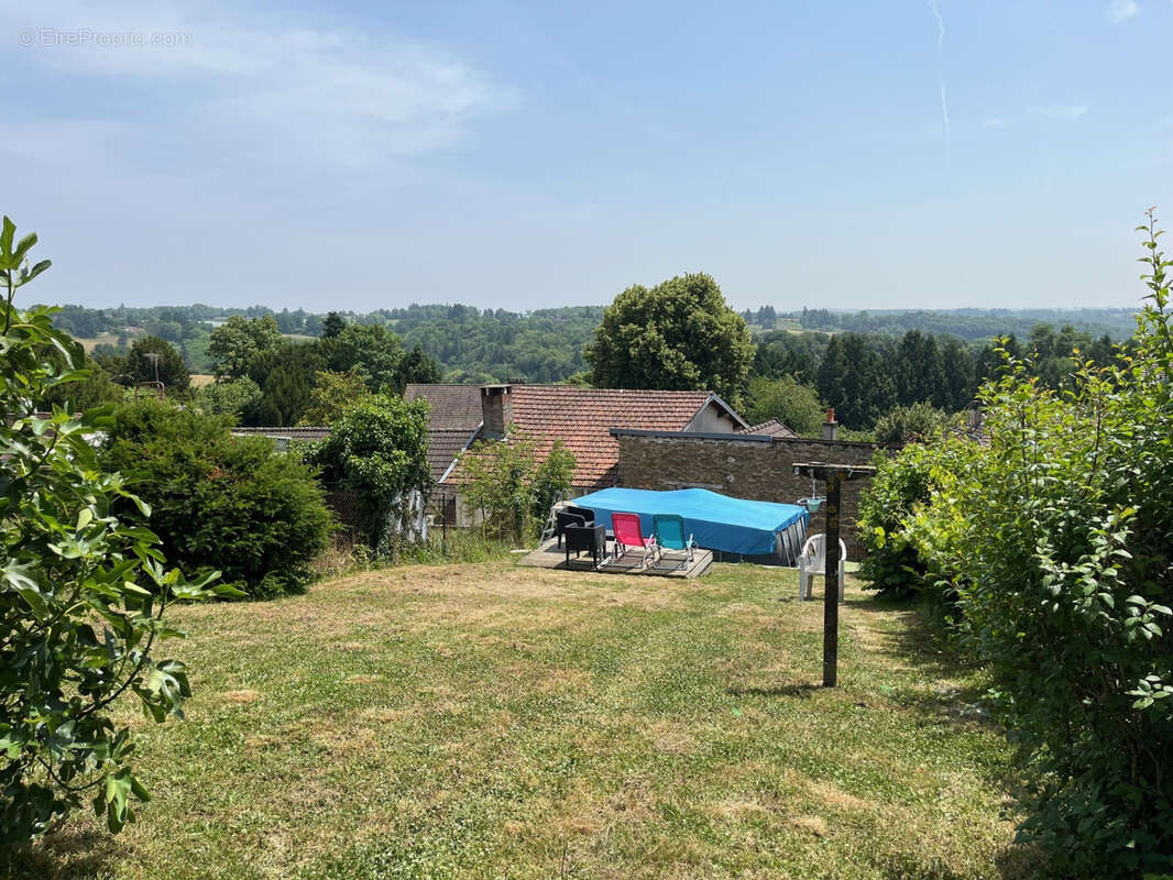 Maison à COUSSAC-BONNEVAL
