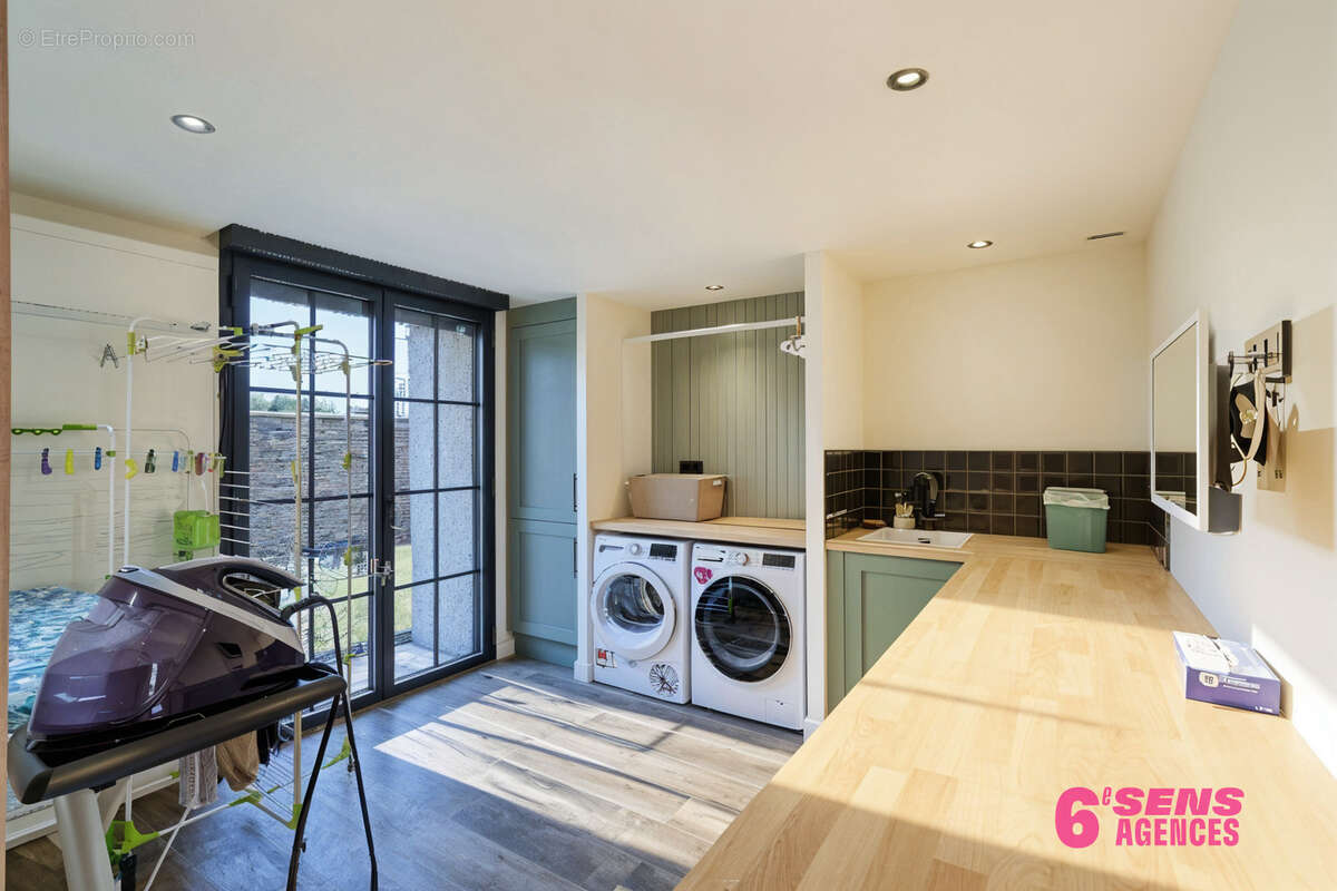 Maison à SAINT-BONNET-DE-MURE