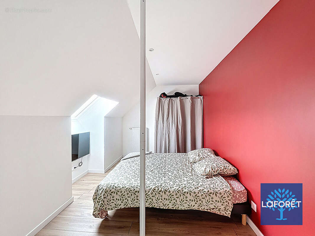 Maison à D'HUISON-LONGUEVILLE