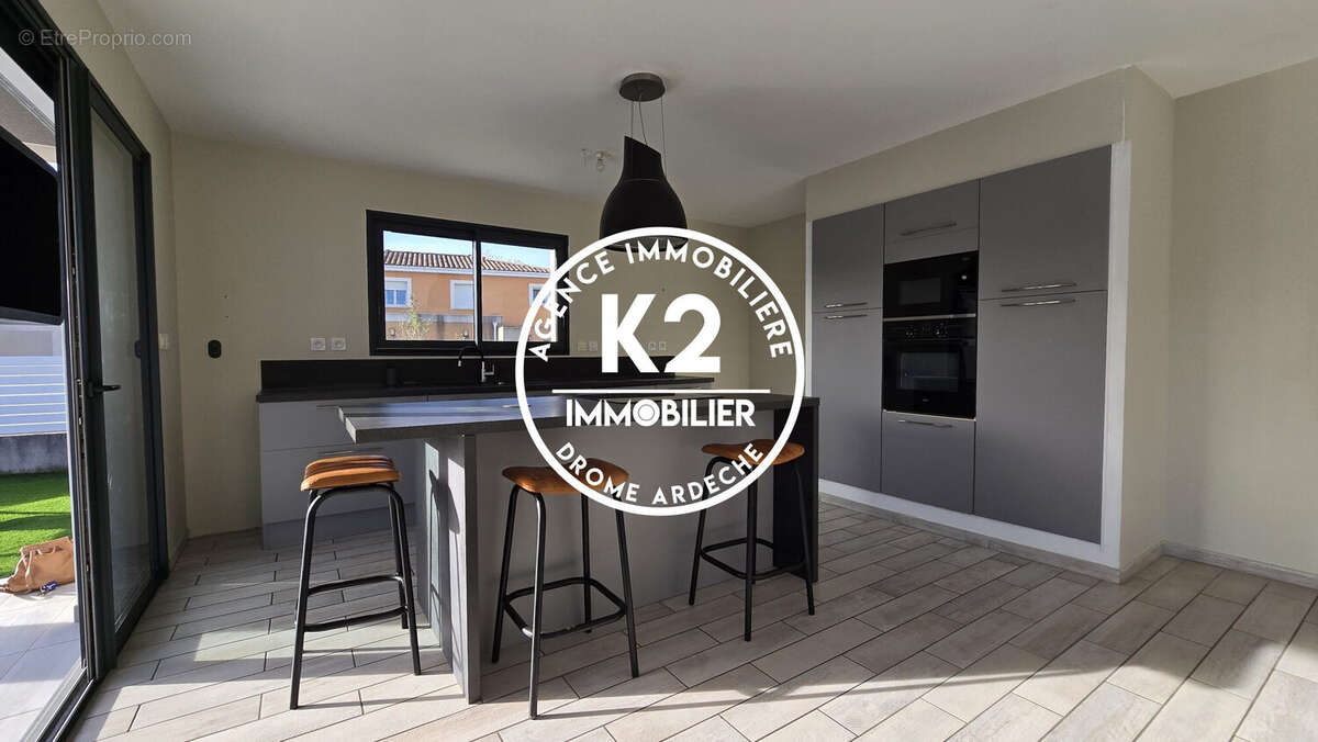 Maison à MONTELIMAR