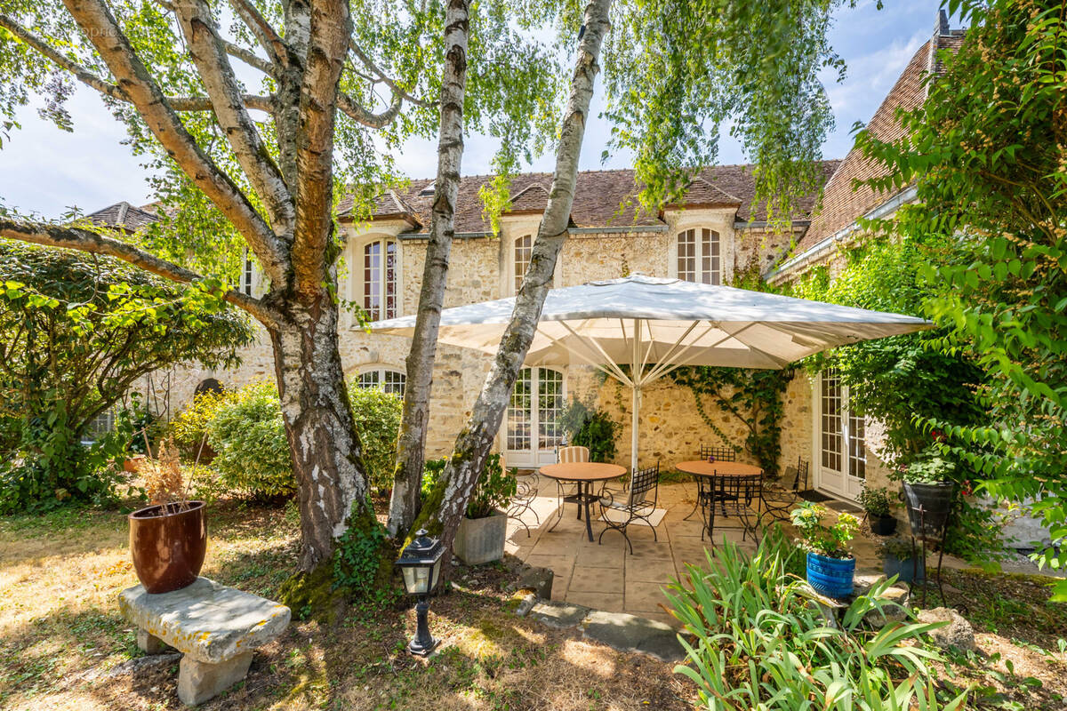 Maison à VERT-SAINT-DENIS