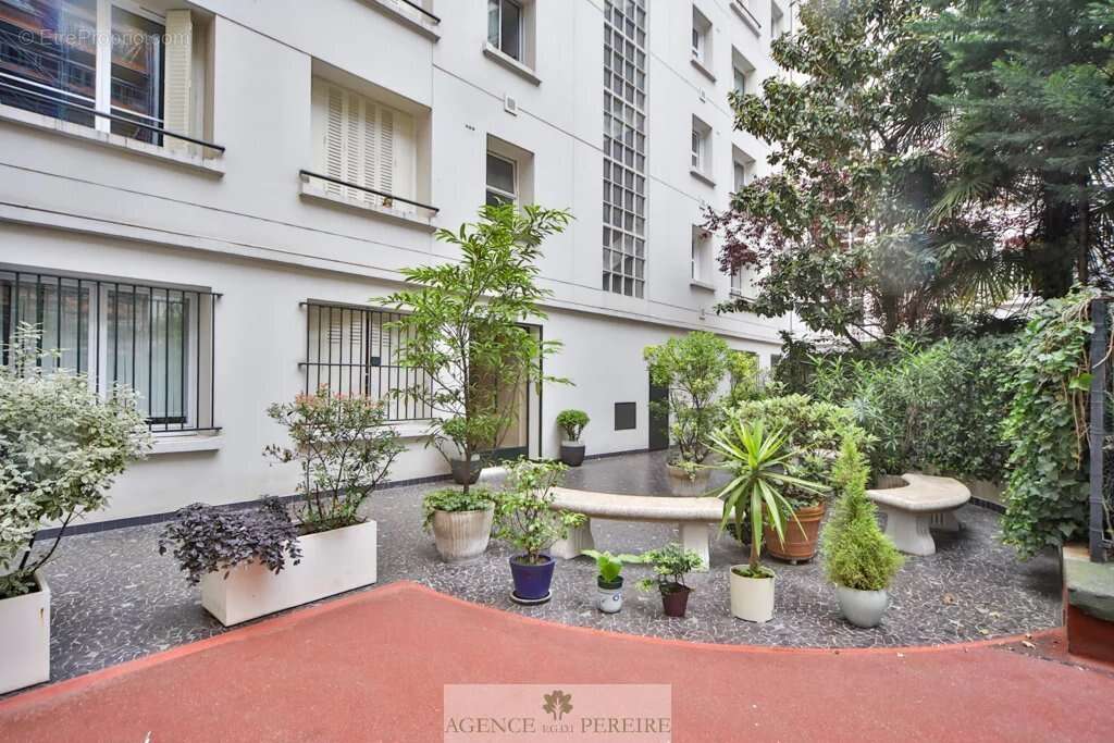 Appartement à PARIS-17E