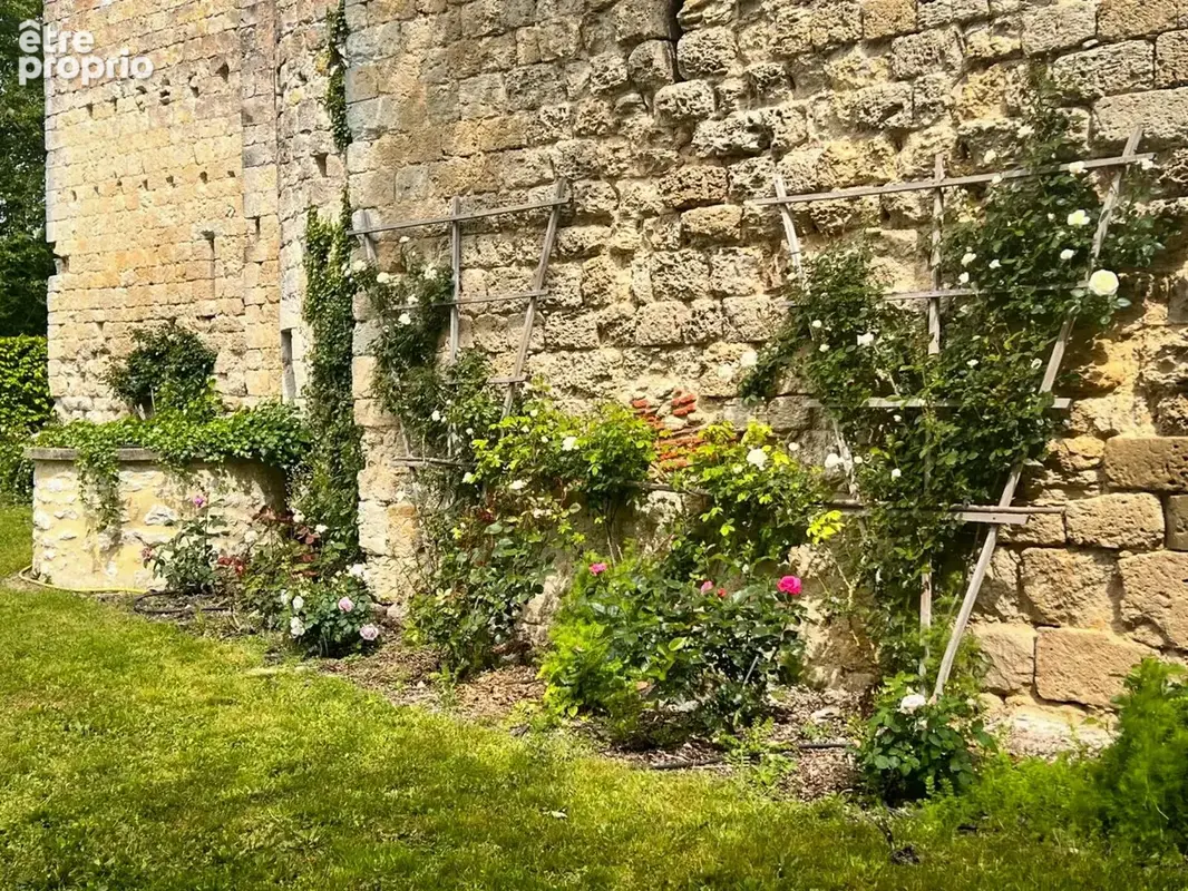 Magnifique domaine comprenant : le manoir (« le château ») vestiges d'un château médiéval, une folie, 2 maisons d'amis, la maiso - photo 25