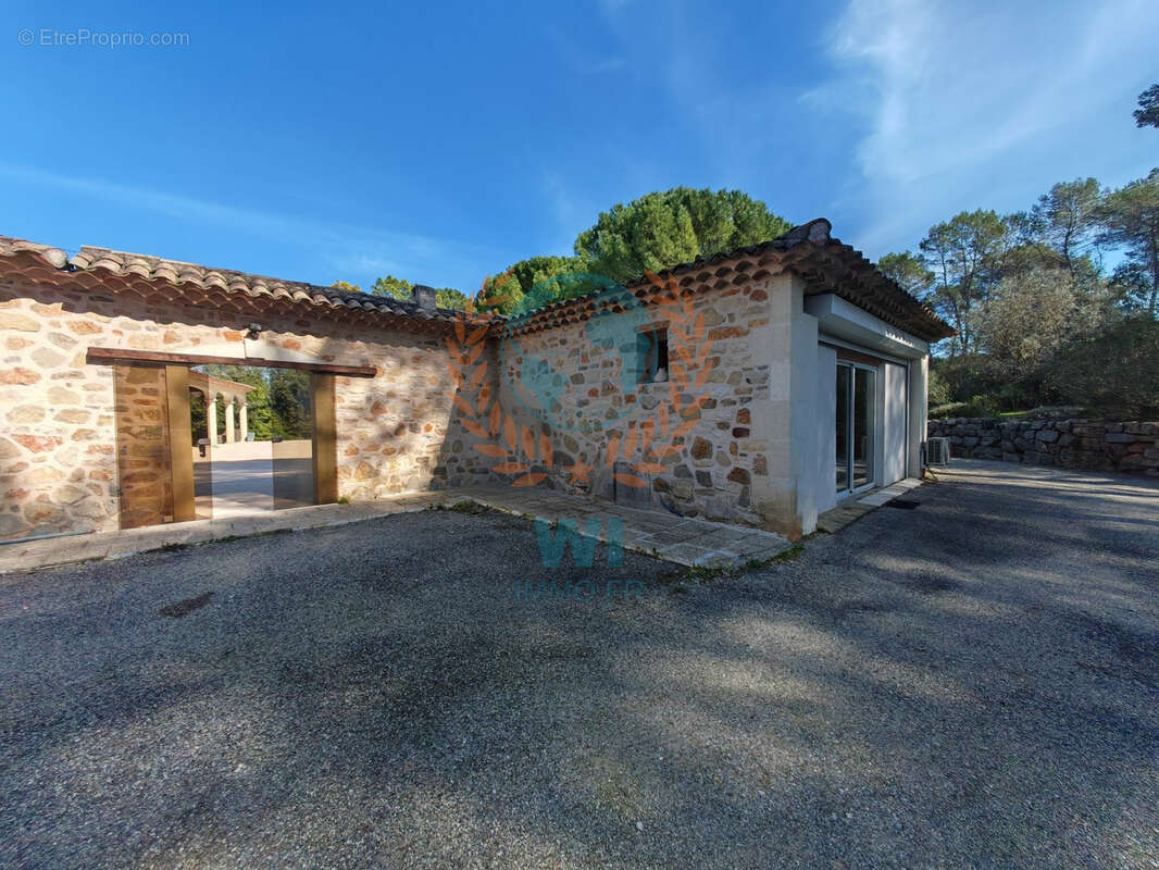 Propriété de charme avec piscine et dépendance - photo 29