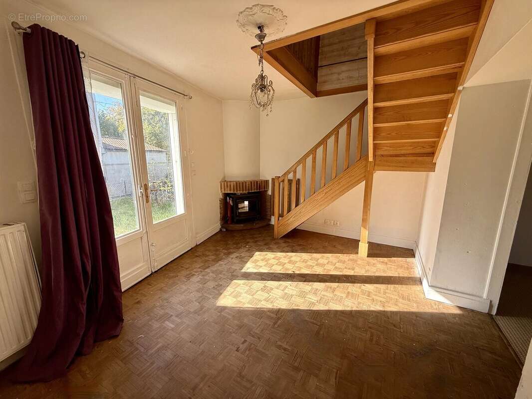 Maison à PORT-SAINTE-FOY-ET-PONCHAPT