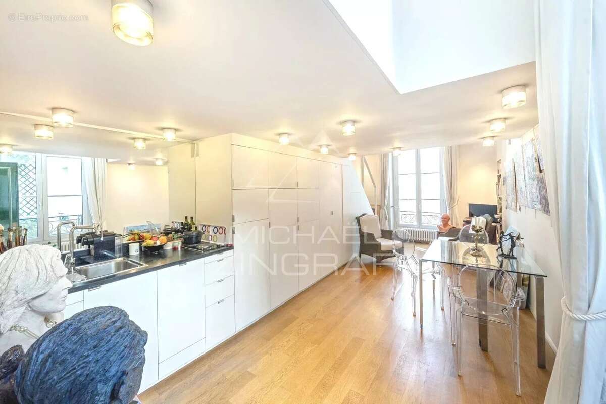 Appartement à PARIS-7E