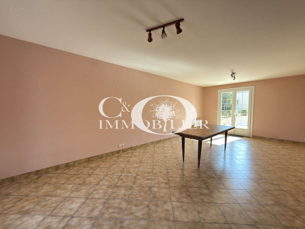 Maison 3 chambres - garage - 2500 m2 de terrain - photo 3