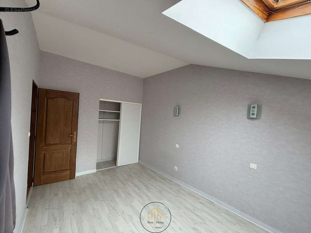 Maison de caractère à Chalais : volumes et charme du bois pour toute la famille - photo 9