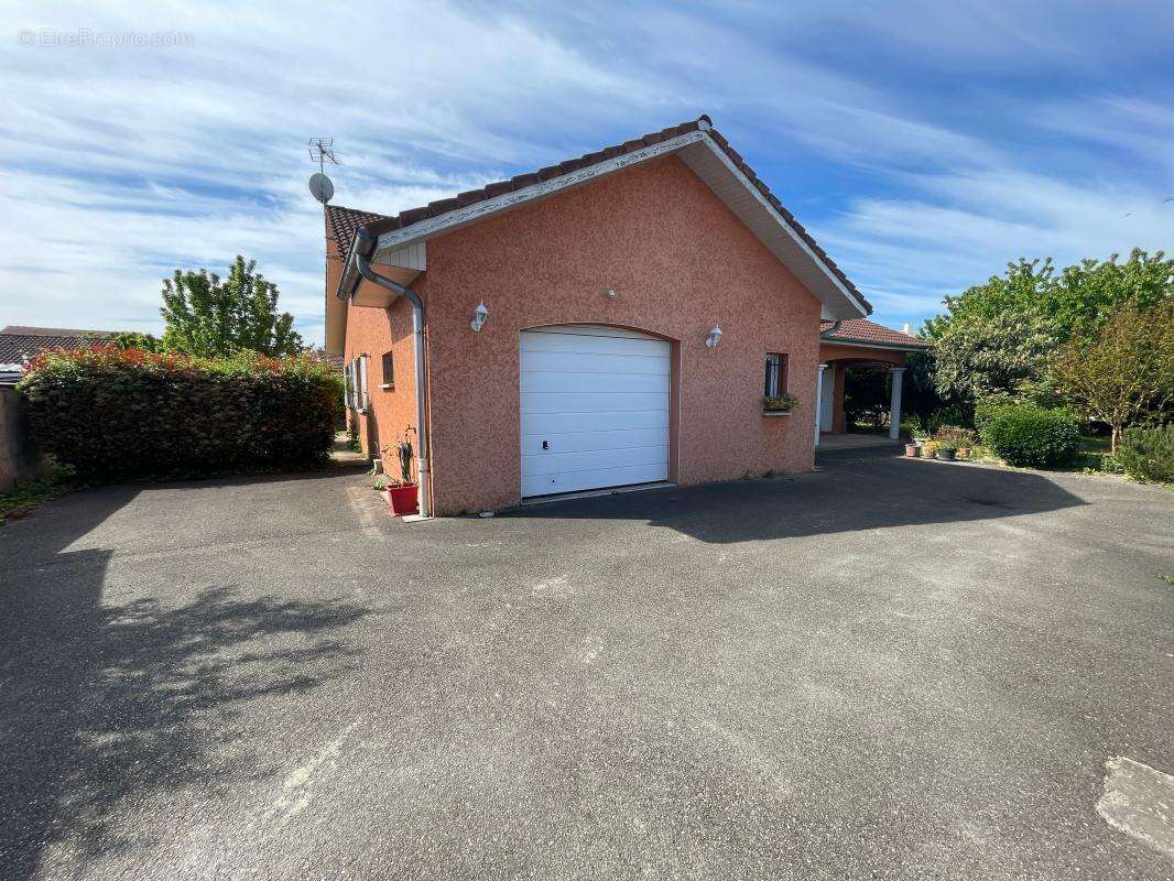 Maison à PONT-DE-CHERUY