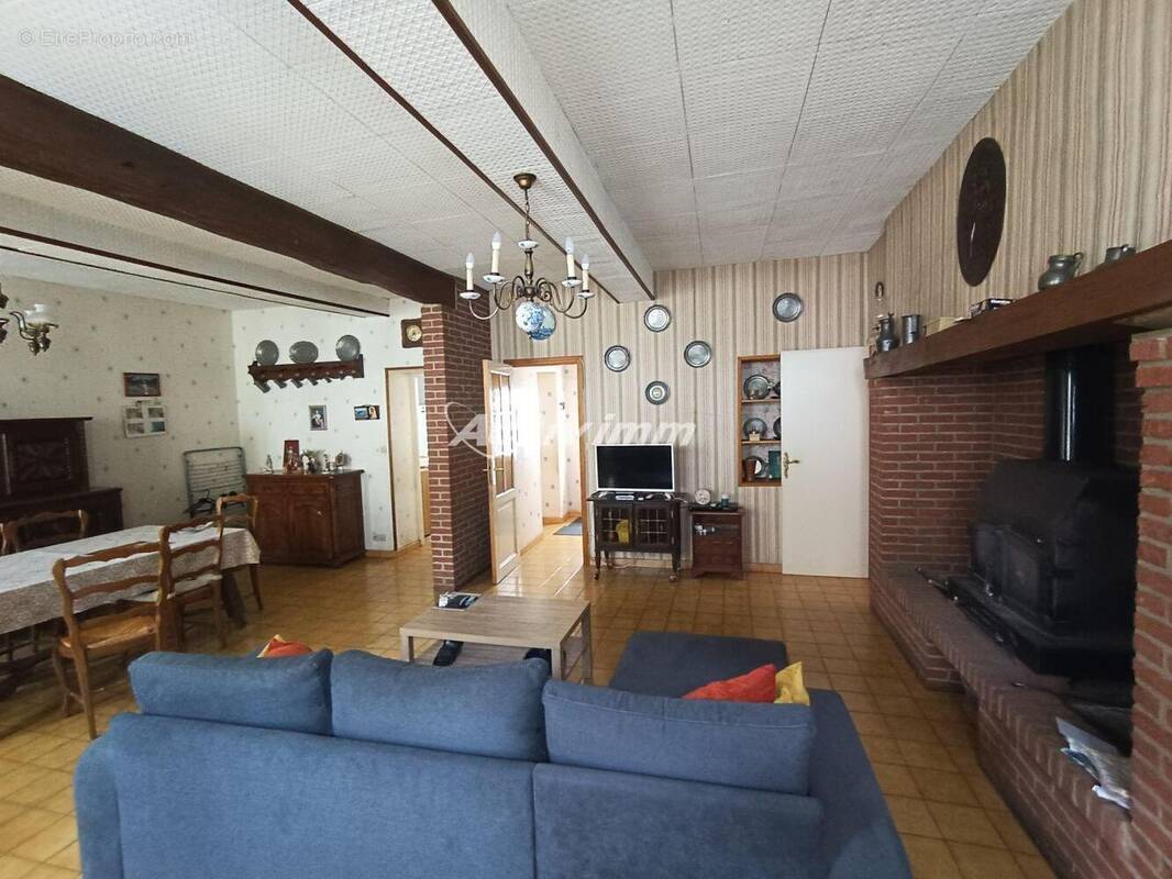 4282 14 - Maison à HESDIN