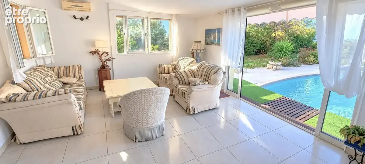 Villa T4/5 de plain-pied avec piscine, ainsi qu'un appartement T2 indépendant et des dépendances. - photo 3