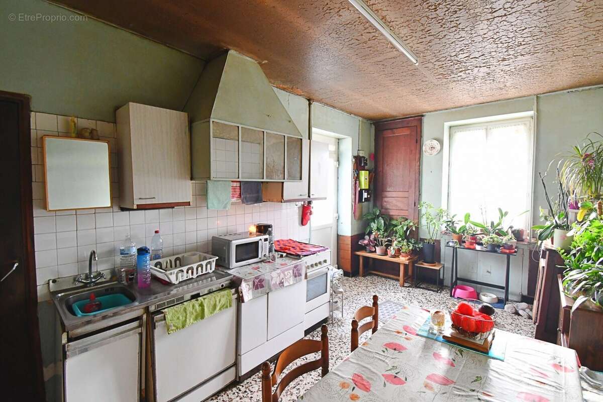 Maison à LA CELLE-EN-MORVAN