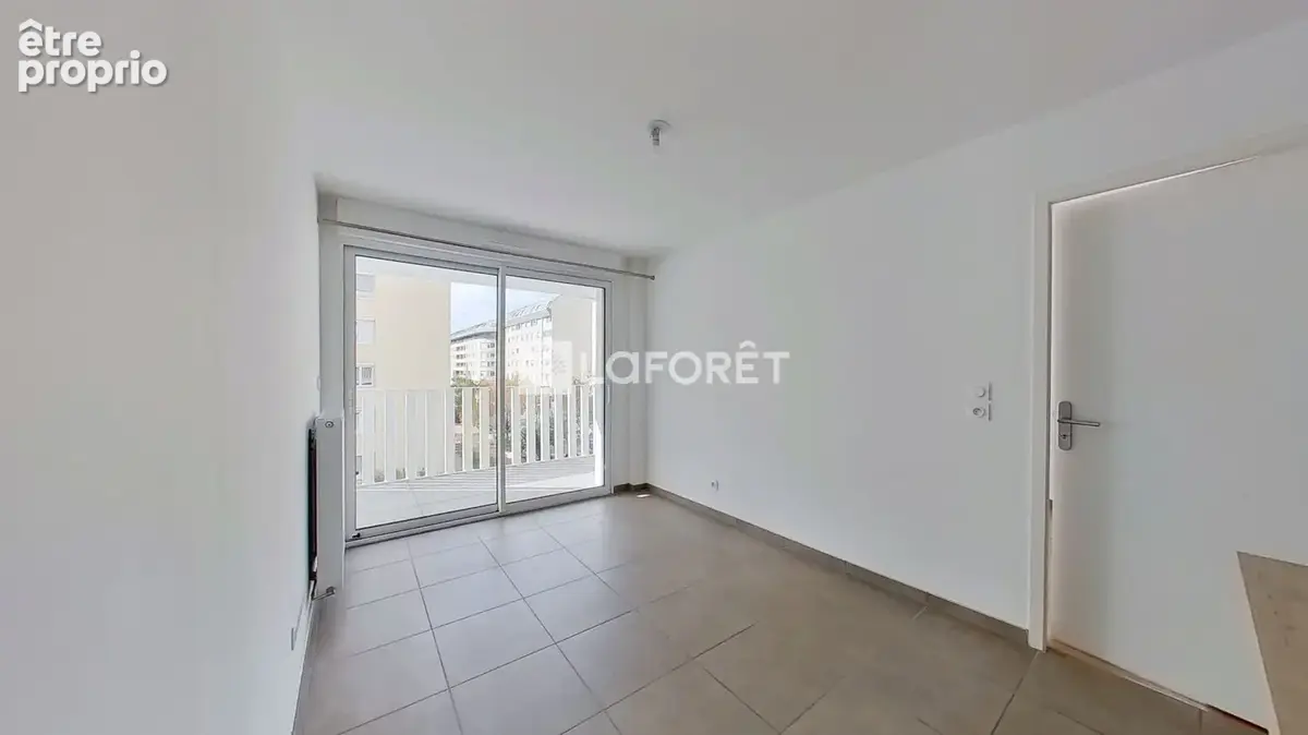 Monplaisir  T2 avec grand balcon dans résidence récente de standing - photo 3