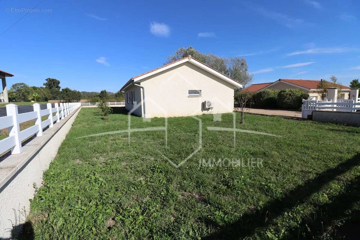 Maison à MOISSIEU-SUR-DOLON