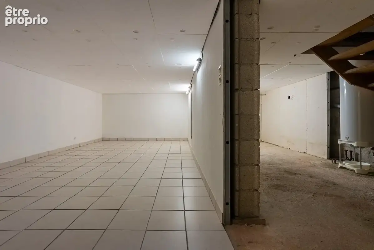 CARCASSONNE - PALAJA Villa T4 166m² (90m² hab.)  avec jardin, piscine, sous-sol, et garage - photo 15