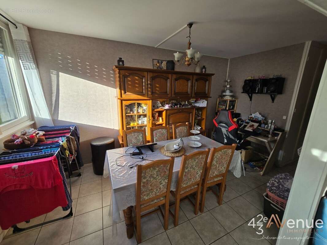 Appartement à SAINT-ETIENNE