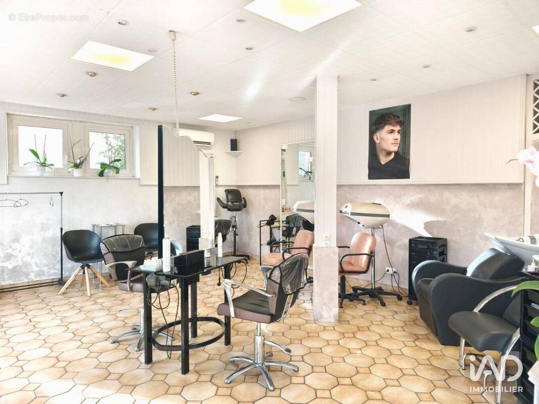 Photo 1 - Commerce à TERRASSON-LAVILLEDIEU