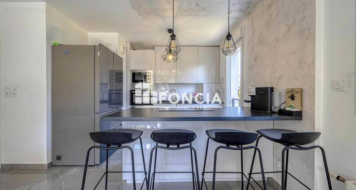 Appartement à POISY