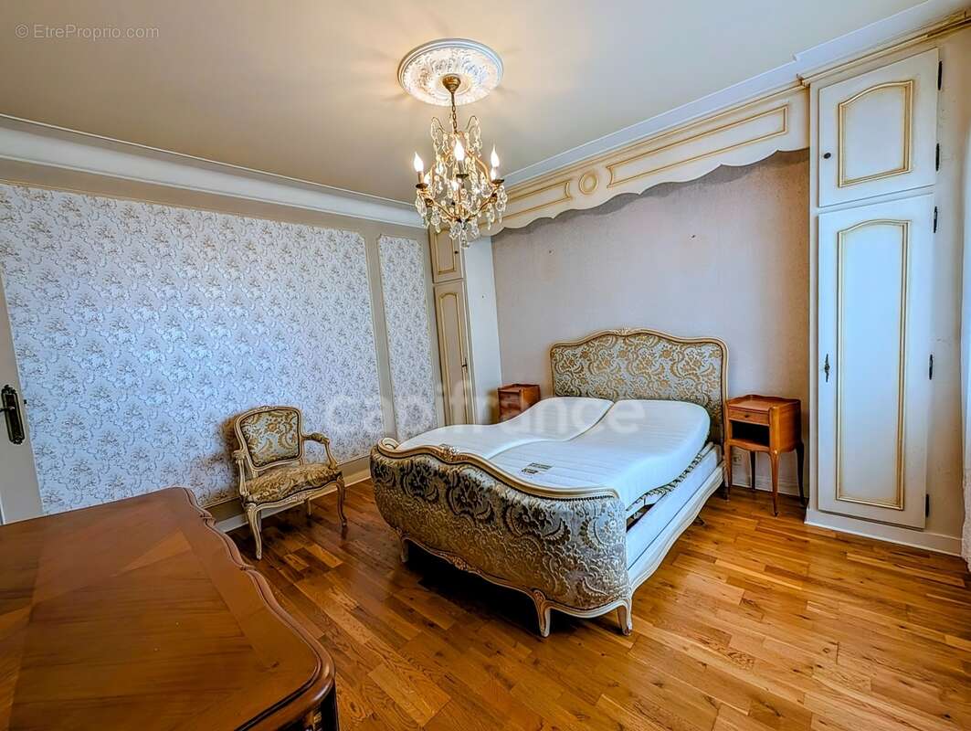 Maison en impasse dans quartier résidentiel, rez de chaussée à aménager, grand garage, à GUIPAVAS (29) - photo 9