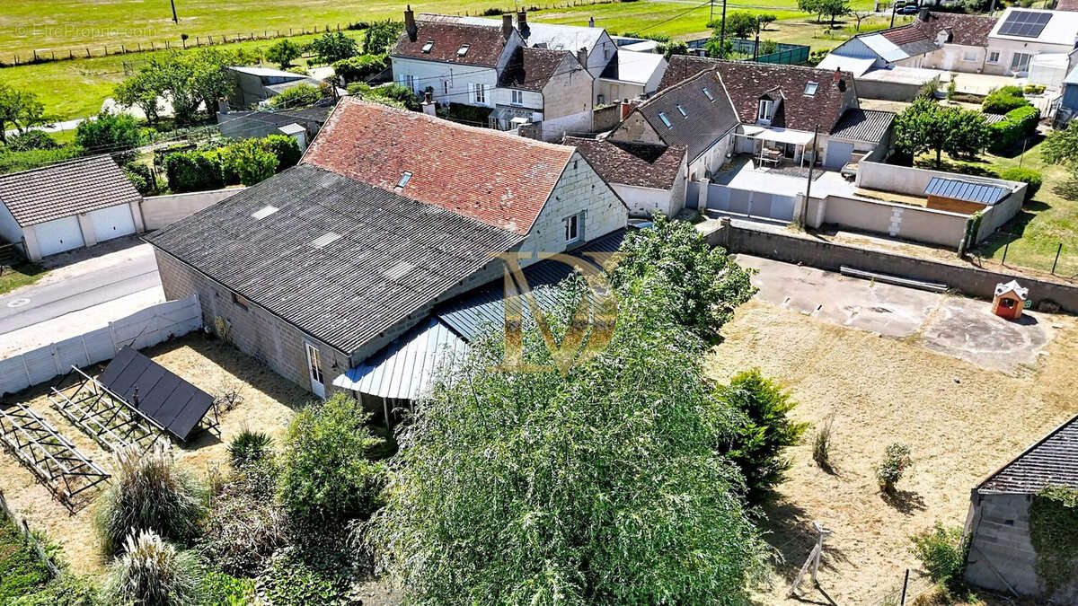 Maison 181 m² à Saint-Julien-De-Chedon  - photo 4