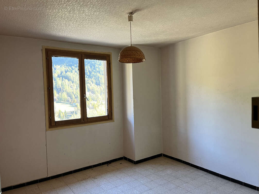 Appartement à SAINT-PAUL-SUR-UBAYE